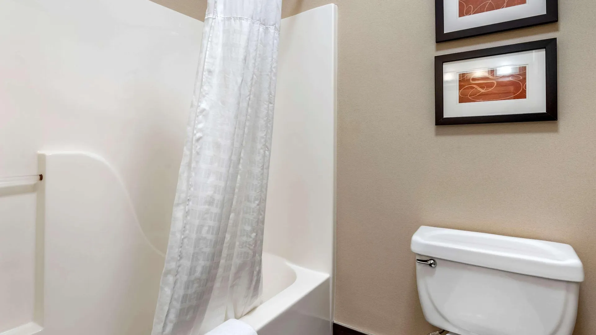 Comfort Suites Columbus West - Hilliard 2*,