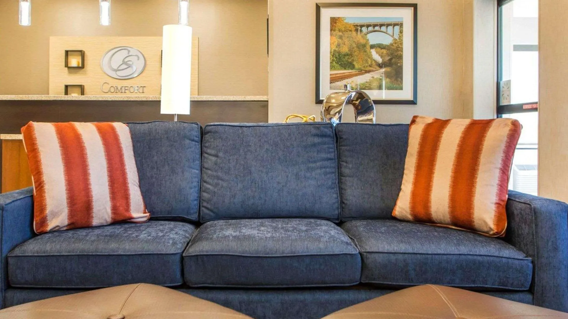 Comfort Suites Columbus West - Hilliard Hotel